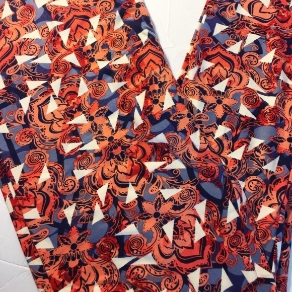 *3 for $36* Lularoe TC Plus Size Leggings - Picture 2 of 3